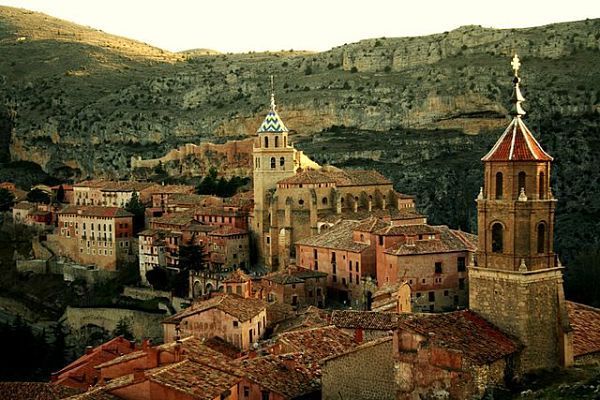 krochenko Vista_de_Albarracín by orvlarochefort